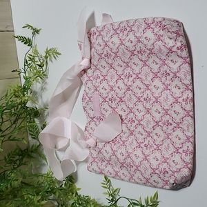 New Cute pink breast cancer Longaberger tote.
